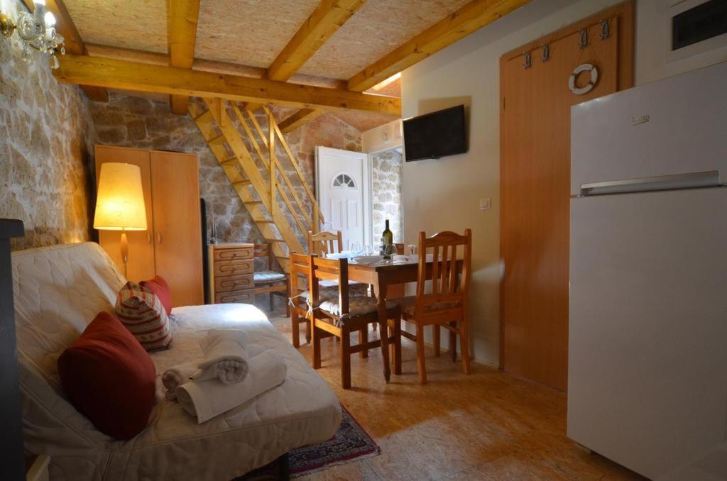 Studio Apartment La Maison De Catherine Rovinj Eksteriør billede