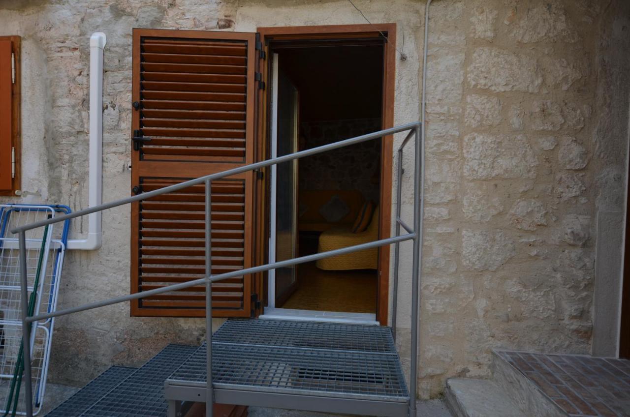 Studio Apartment La Maison De Catherine Rovinj Eksteriør billede