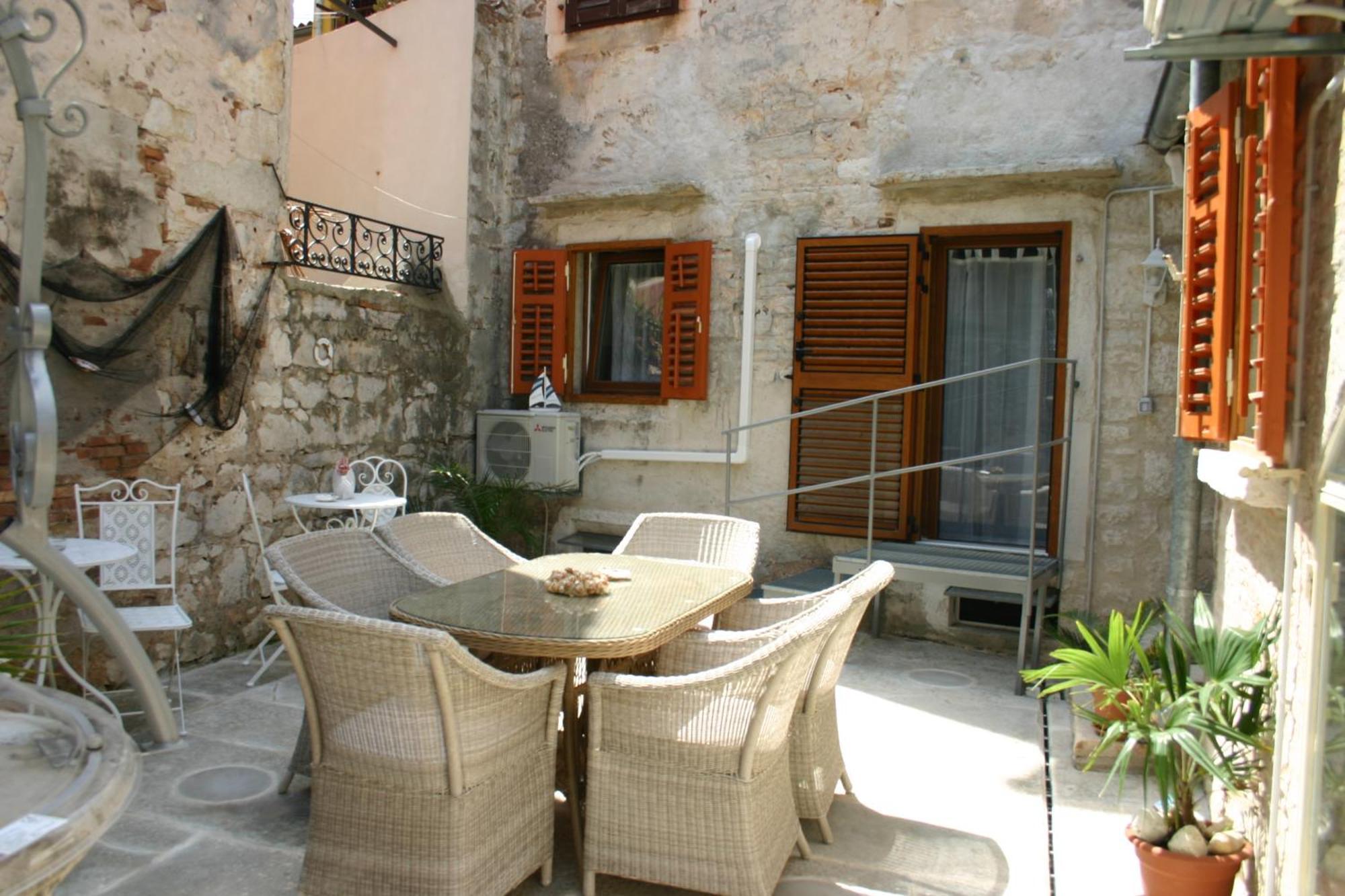Studio Apartment La Maison De Catherine Rovinj Eksteriør billede