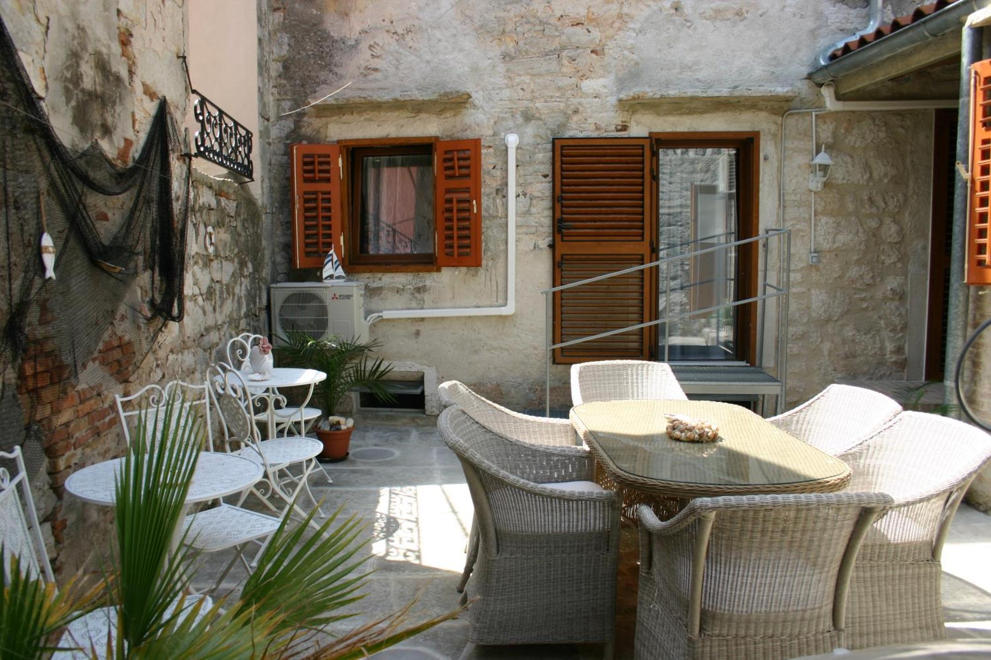 Studio Apartment La Maison De Catherine Rovinj Eksteriør billede